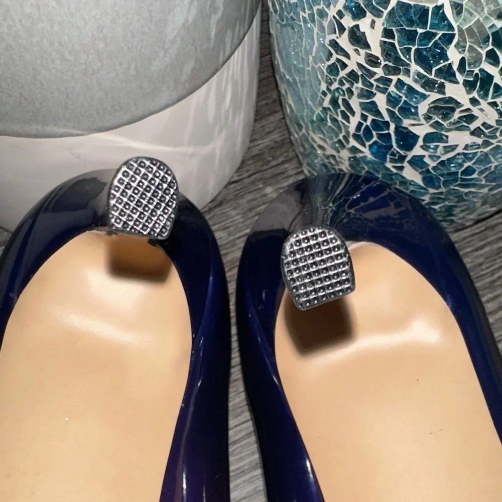 Sophisticated Purple Heels with Glossy Finish